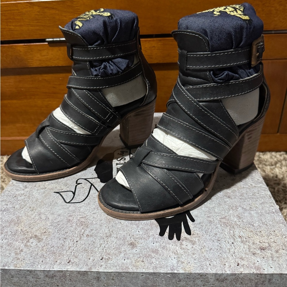 Chic Black Strappy Heeled Sandals